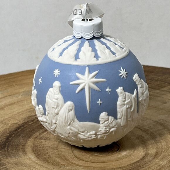 Vintage Wedgwood Jasperware Nativity Scene Retired Blue Christmas Ornament Rare - Picture 1 of 6